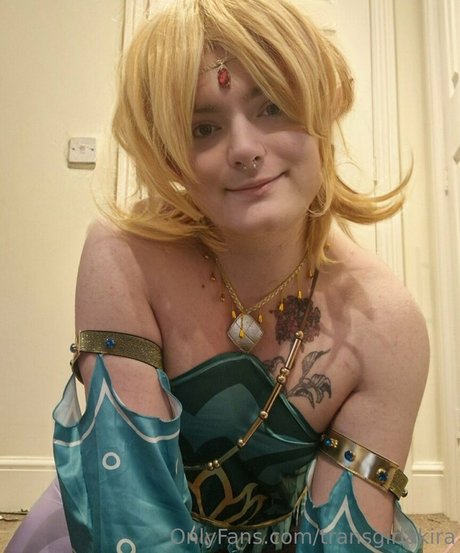 transgirlakira actriz atractiva imágenes