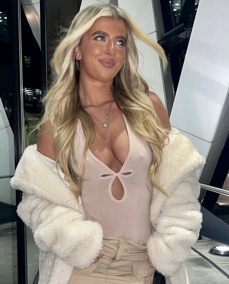 Izzy Taffs hermosa actriz galerías