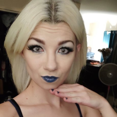 Mila Mystic estrella exclusiva foto