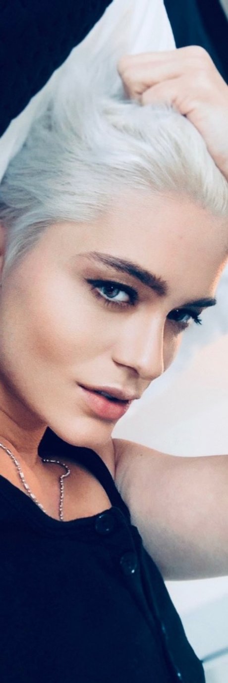 Mila Milan estrella perfecta galerías