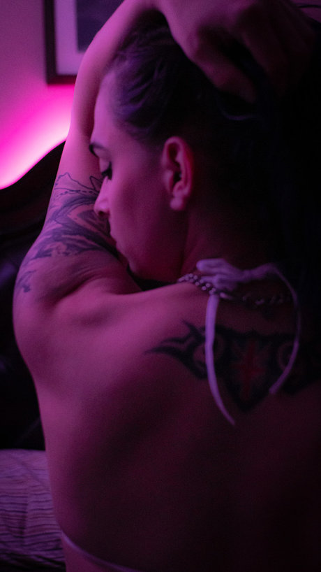 Miss Little Surprise desnudos de modelos fotos