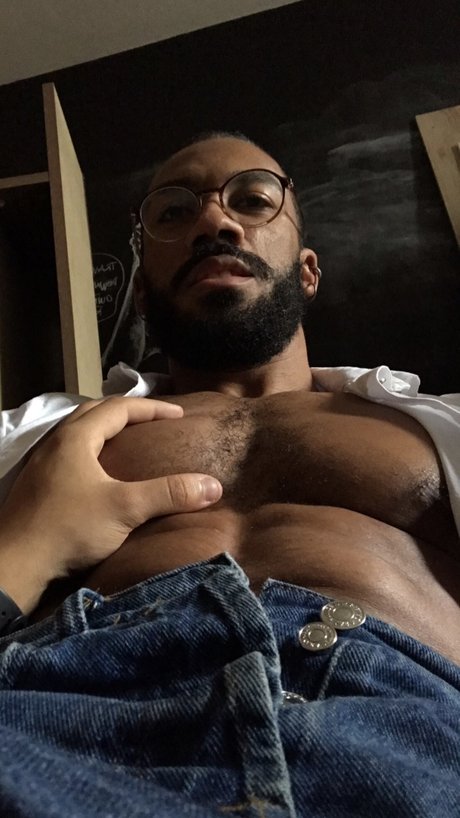 Jhow modelo gratis recopilación