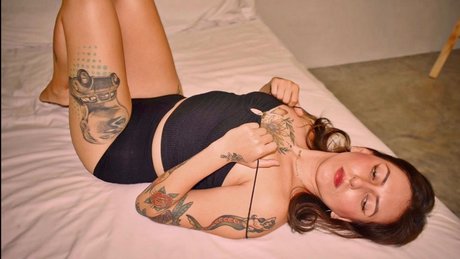 Frida Cano actriz porno imágenes