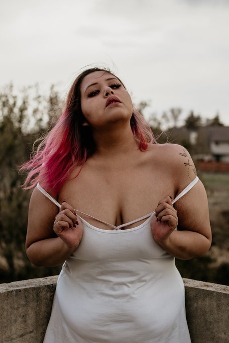 MonicaDayna actriz caliente galería