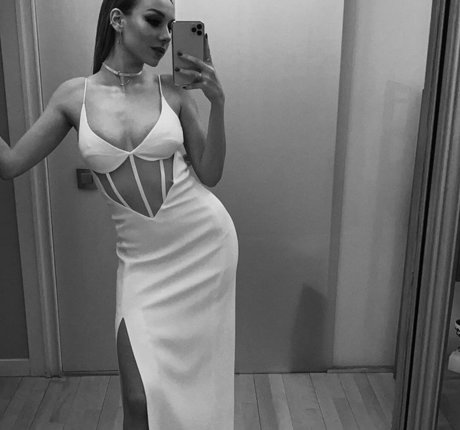 Ester Exposito libre de estrellas archivo