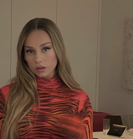 Ester Exposito estrella sexy foto