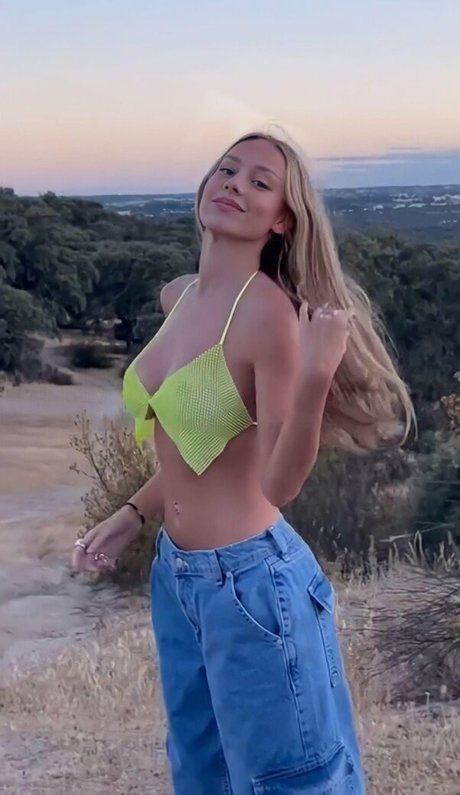 Ester Exposito modelo pornografico galerías