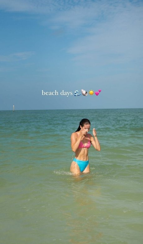 Angie Dusak modelo libre galería