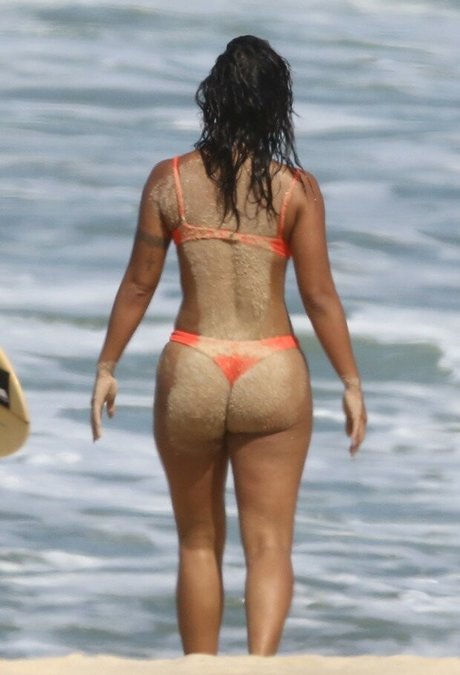 Carol Nakamura modelo foto