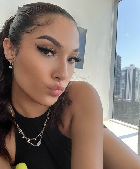 ra rosy modelo xxx archivo