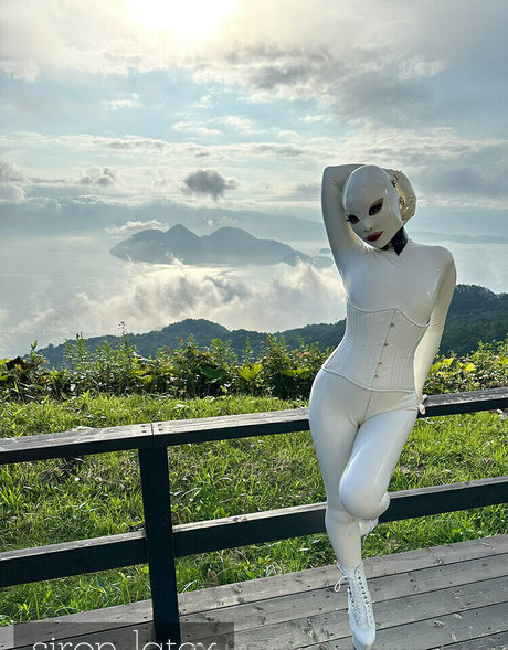 siron latex sexo estrella porno imagen