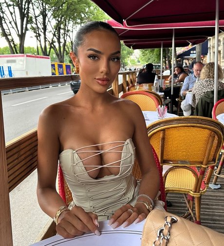 Arianna Ajtar estrella hermosa fotos