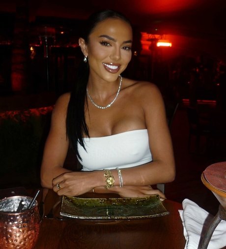 Arianna Ajtar modelo adulto recopilación