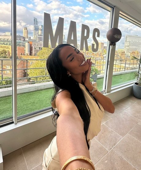 Arianna Ajtar bonita estrella porno recopilación