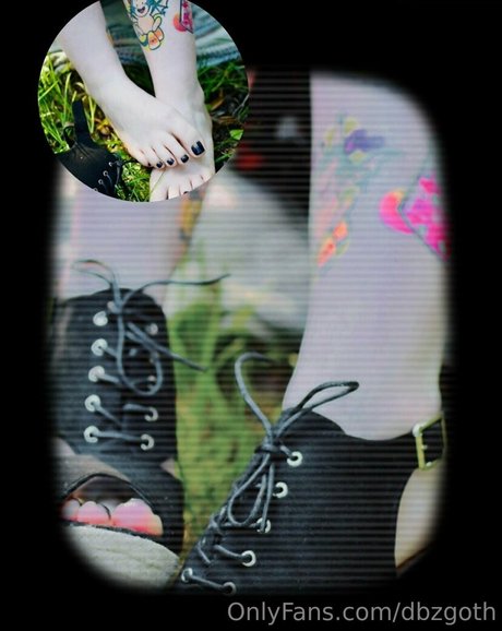 dbzgoth modelo superior galería