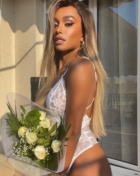 Trans Kakao_ modelo desnudo imagen