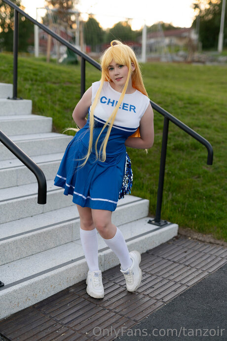 Ecchizoir modelo desnuda galerías