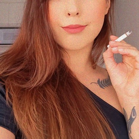 Elise Kitsun_ modelo bonita galería