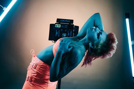 Mx Violet estrella porno en alta definición foto