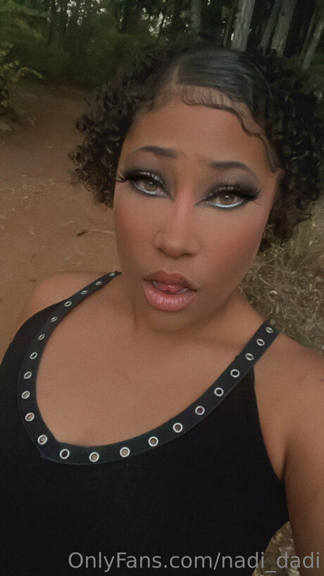 Nadi Hustle estrella porno sexy galería