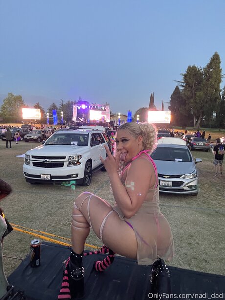 Nadi Hustle modelo desnudo recopilación