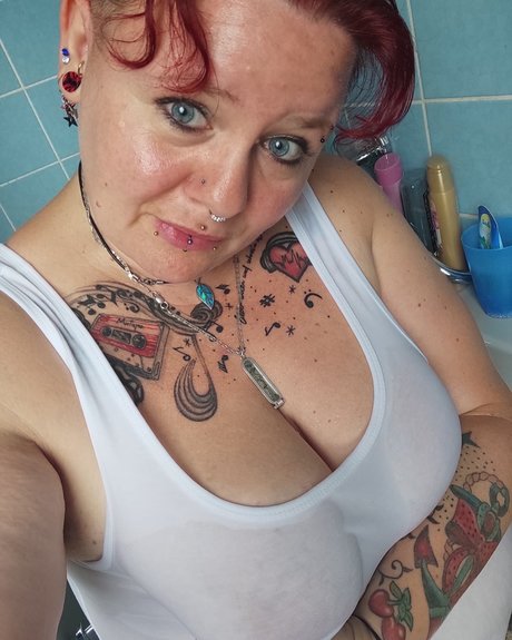 Isi buena estrella porno fotos