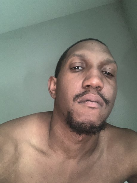 Donovan Riser modelo hd imagen