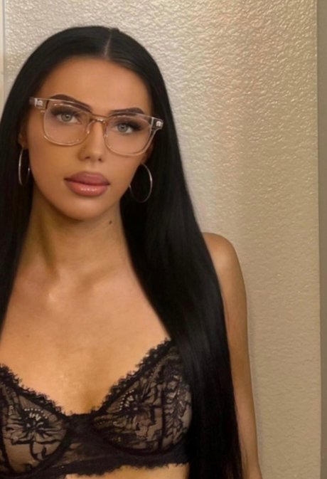 Natana Brooke hermosa modelo foto