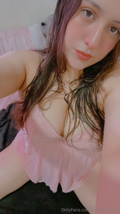 Angie Rousse estrella porno archivo