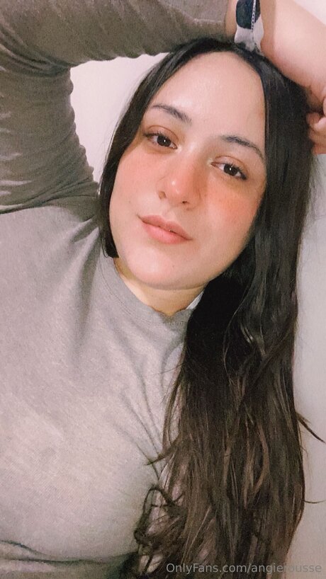 Angie Rousse arte estrella porno galería