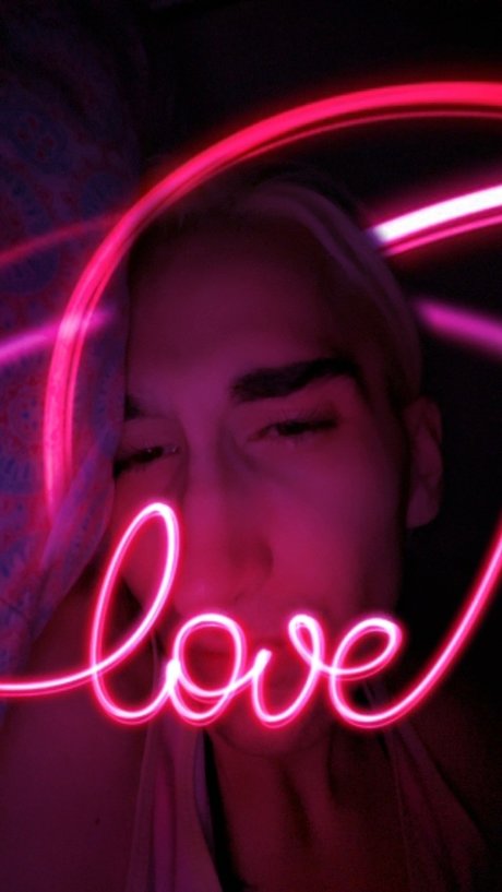 BADDIE ROCKSTAR estrella porno en alta definición foto