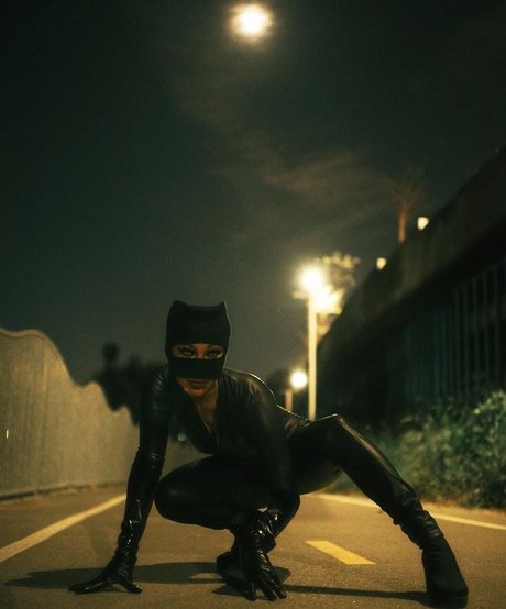 Kiera Please estrella del arte galerías