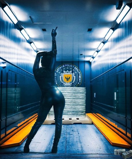 Kiera Please modelo agradable fotos