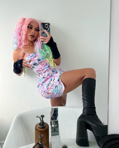 Kiera Please estrella sexy imágenes