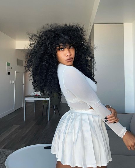 Kiera Please modelo de alta definición foto