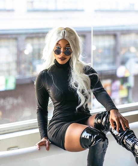 Kiera Please estrella porno caliente galerías