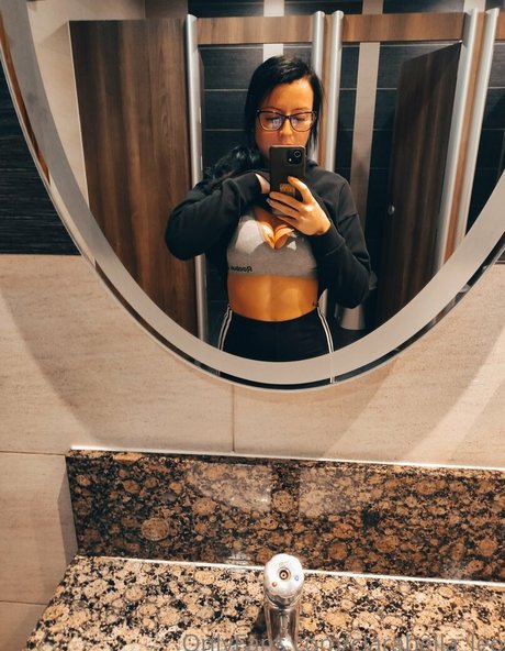 clarabella leo actriz caliente imágenes