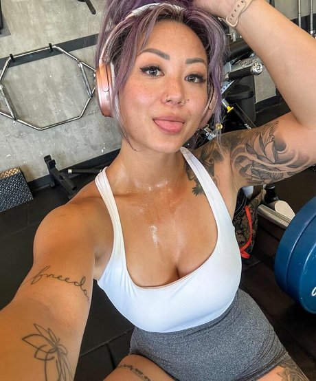 Cynthia Leu estrella porno fotos