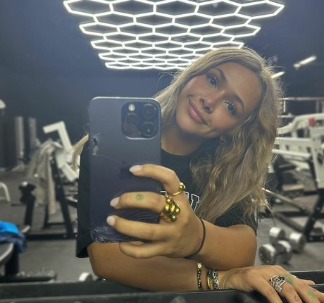 Demisux desnudos de estrellas porno imágenes