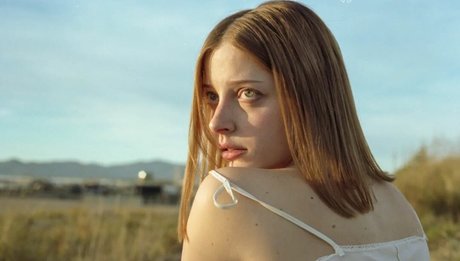 Agnese Innocente bonita modelo fotos