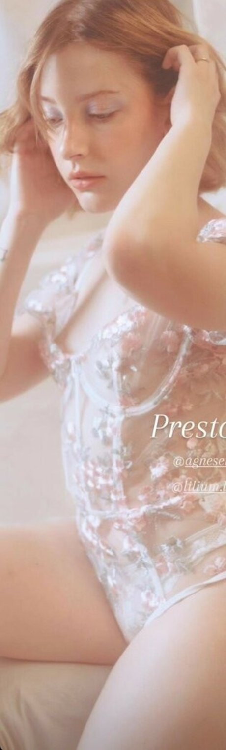 Agnese Innocente desnudos de estrellas galería