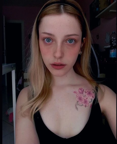 Agnese Innocente buen modelo foto