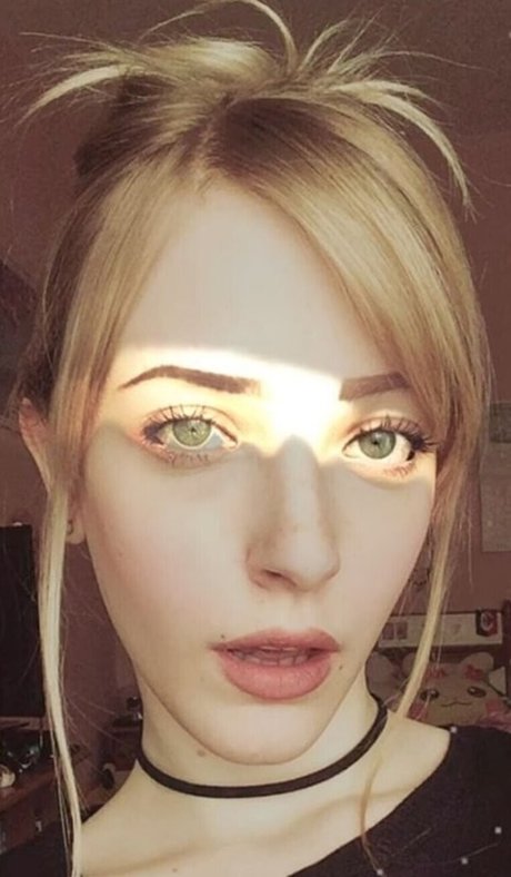 Agnese Innocente estrella xxx imagen