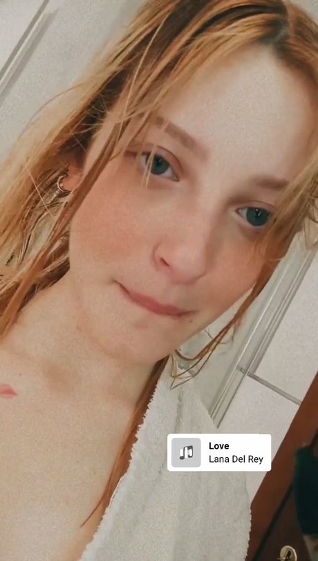 Agnese Innocente estrella de alta definición archivo