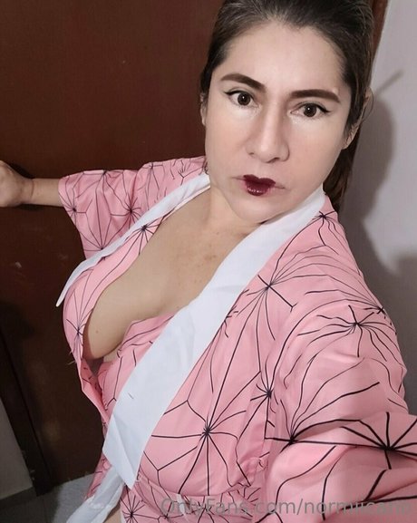 normii of estrella porno atractiva galería