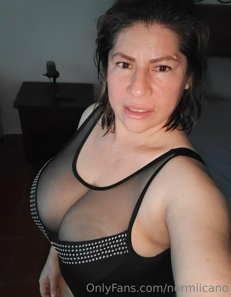 normii of estrella hermosa foto