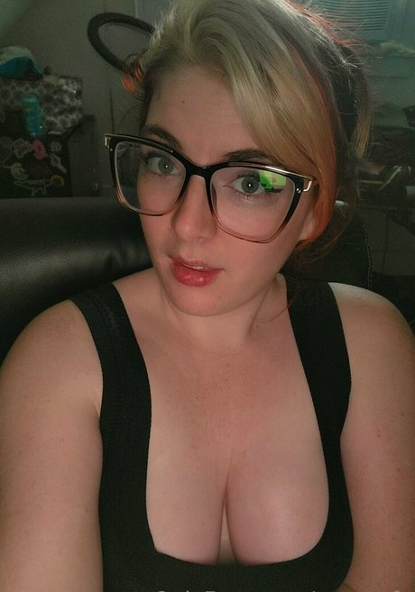 nuggstfg actriz de arte foto