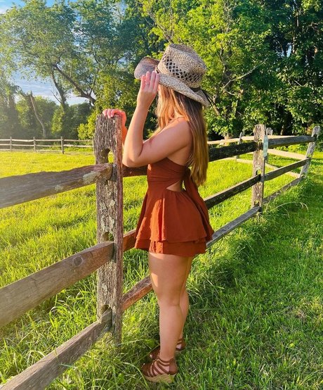 Makayla Mcquoid hermosa modelo foto