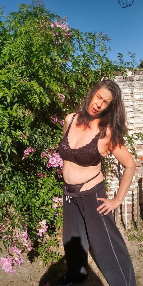 aloneruth bonita estrella porno galería