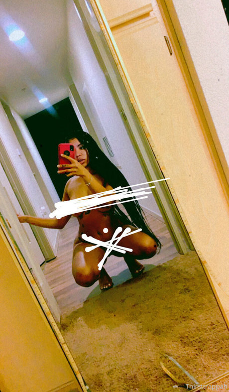 thrsttrapr estrella porno caliente fotos